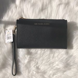 Micheal Kors Adele wristlet wallet